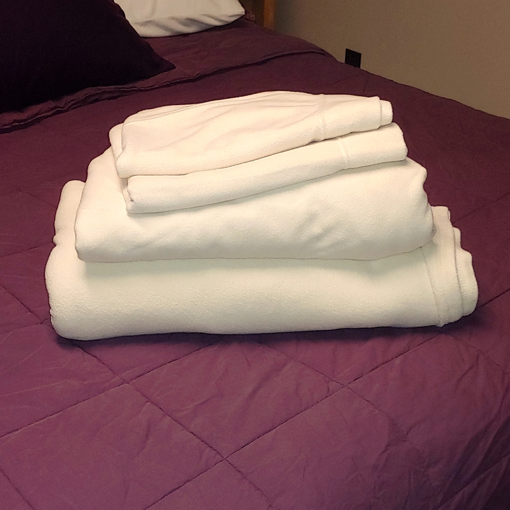 Malden Mills/Berkshire-PolarFleece Queen Sheet Set